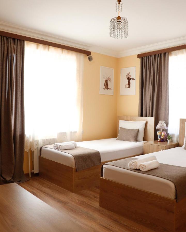 Seva Guesthouse And Cottages Byurakan Esterno foto