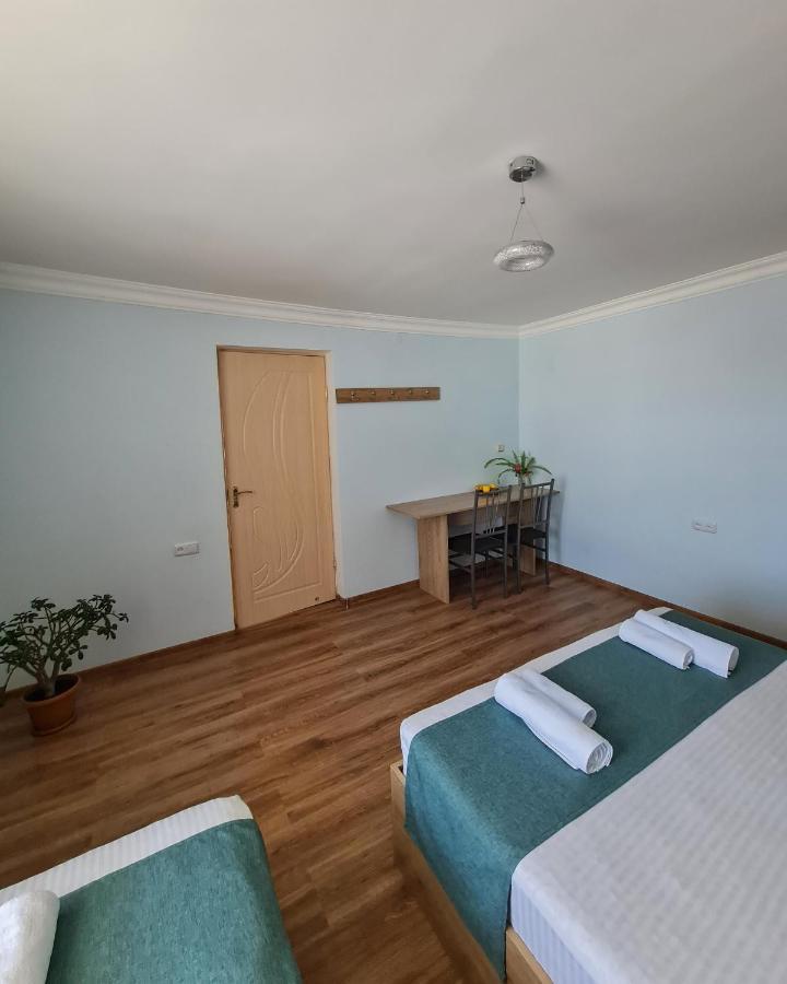 Seva Guesthouse And Cottages Byurakan Esterno foto