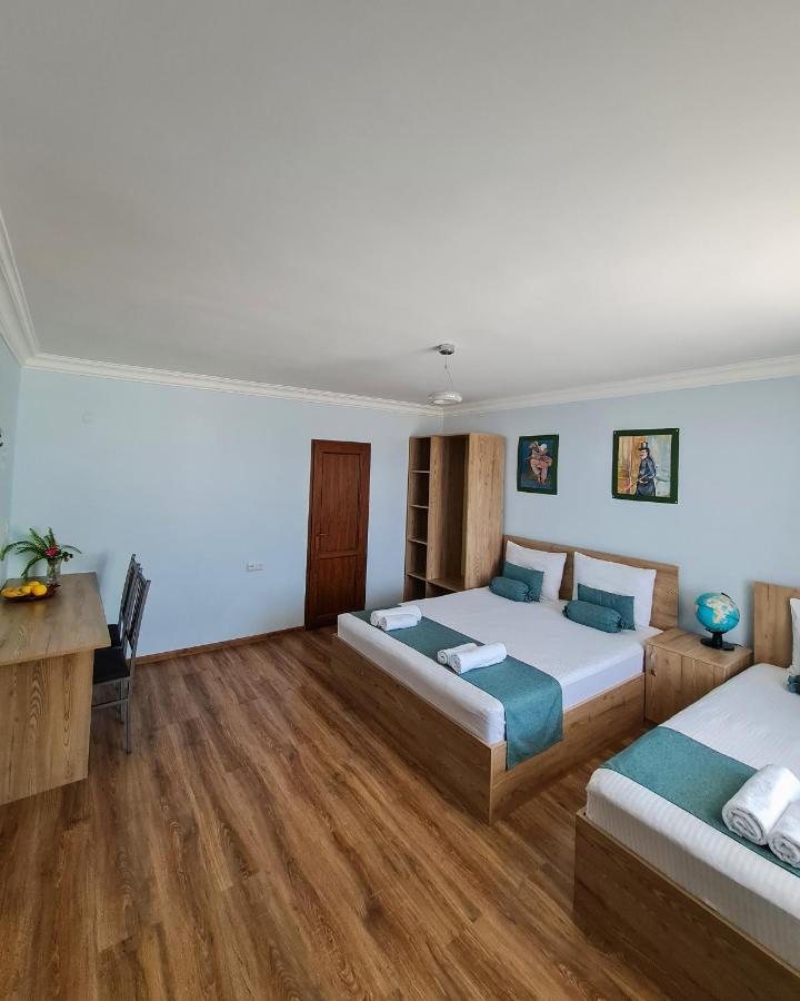 Seva Guesthouse And Cottages Byurakan Esterno foto