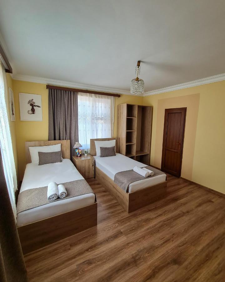 Seva Guesthouse And Cottages Byurakan Esterno foto