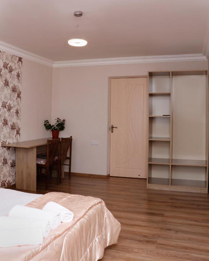 Seva Guesthouse And Cottages Byurakan Esterno foto